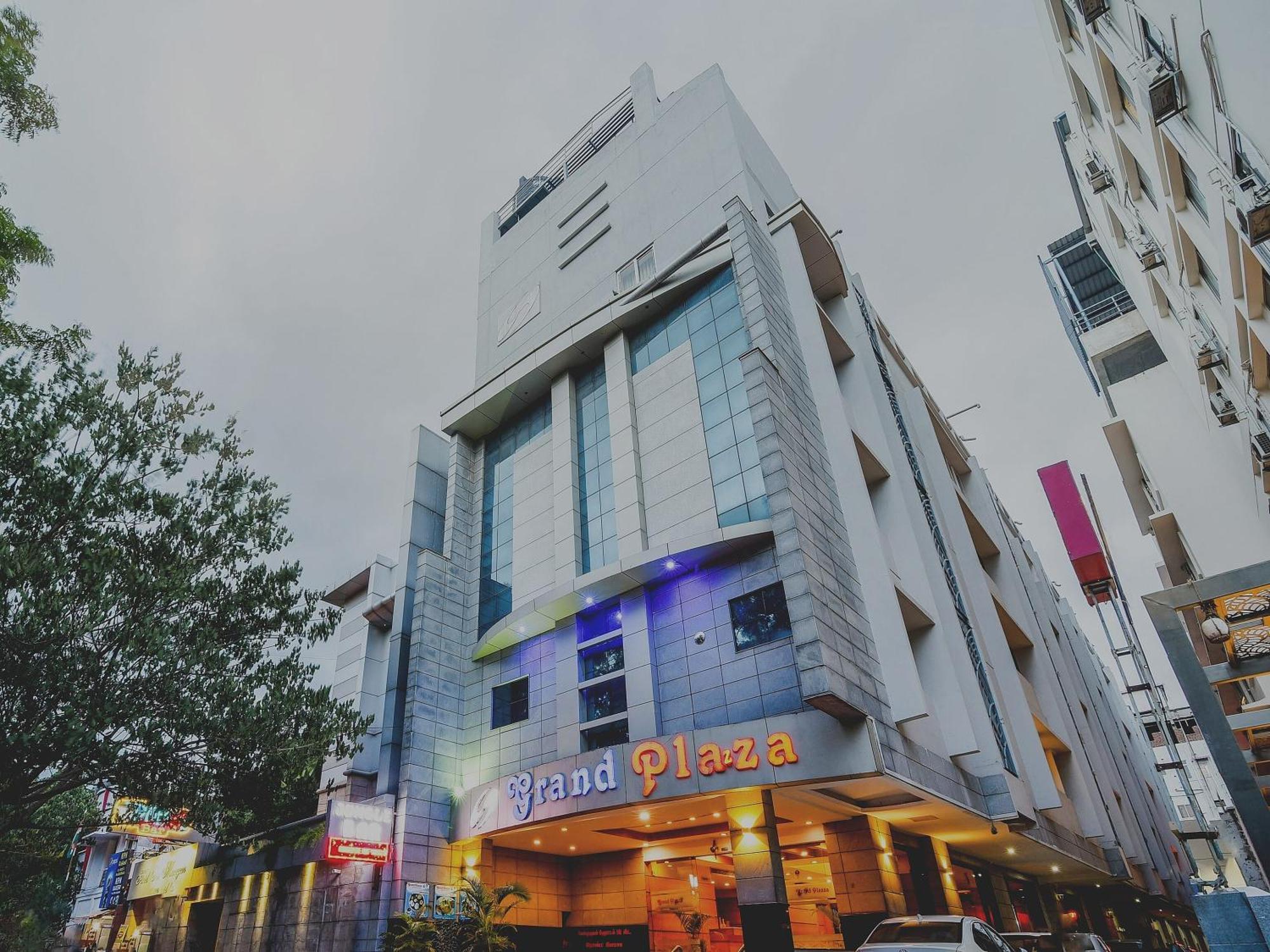 Отель Super Capital O Grand Plaza Коимбатур Экстерьер фото